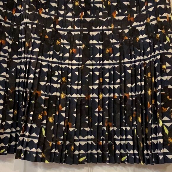 Crew pleated lattice skirt in hidden floral 00 - Picture 5 of 8